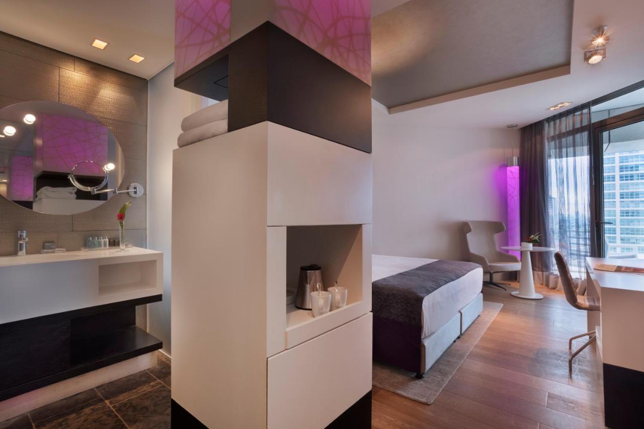 Royal Beach Hotel Tel Aviv By Isrotel Exclusive Ngoại thất bức ảnh A room at the Hotel Hafen Hamburg